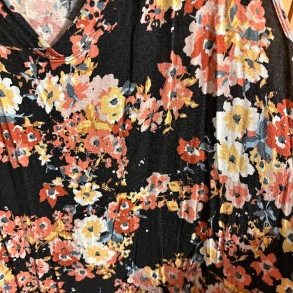 24/7 maurices Black Floral V-Neck Tank Top shirt 3x Womens plus size xxxl - Picture 2 of 4